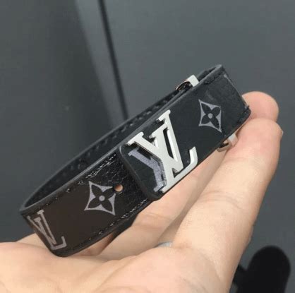 lv slim bracelet rep